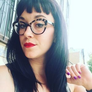 Meet your Posher, Lauren